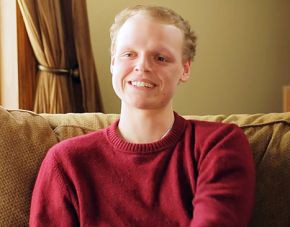 Joven cristiano antes de morir de cáncer escribe una canción convirtiéndose un éxito en iTunes